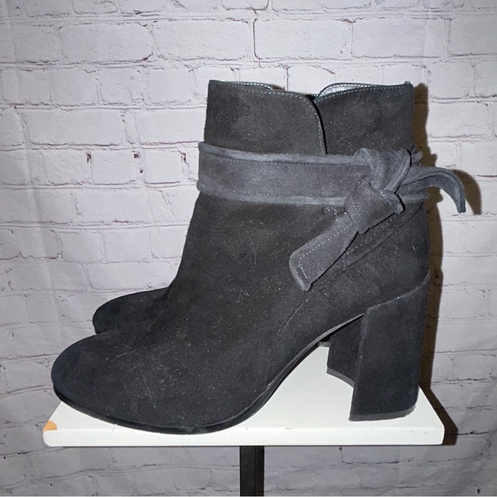 The‎ Shoe Box suede ankle boots size 41/9